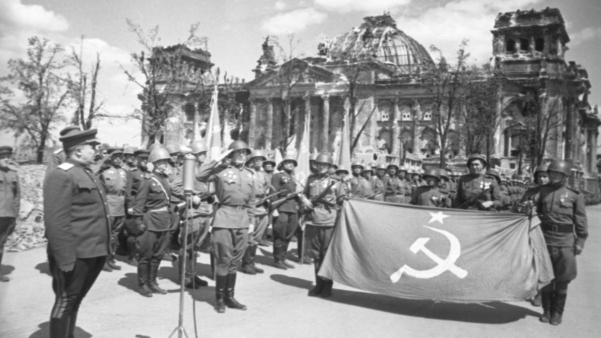 Long Live the Anti-Fascist Victory Day! Down with fascism, freedom to the people!