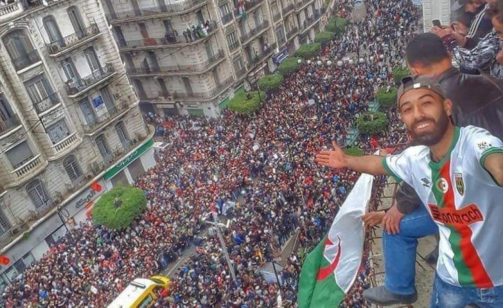 Algeria on the brink of revolution: Système dégage!
