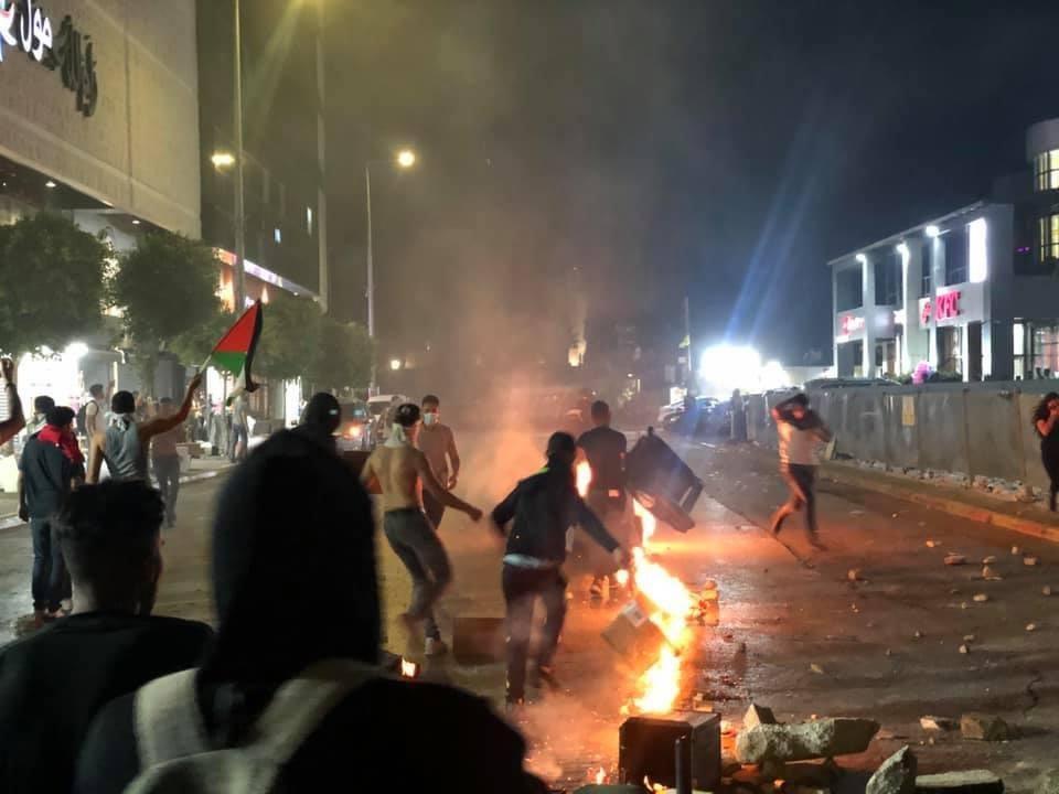 Filistin halkı Nizâr Benât’ı katleden Mahmud Abbas yönetimini devirmek istiyor!