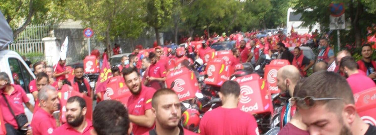 We struggle for the success of the first international strike of the delivery workers