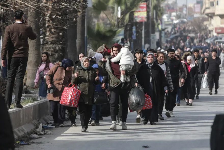 Li Sûriyeyê, tundrewên tekfîrî yên bi qravat sûc û tawanên xwe didomînin! Hîmayeya emperyalîst naparêze, bê çek dihêle!